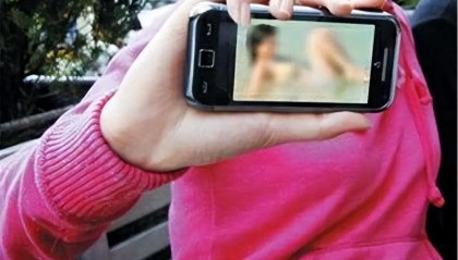 乐鱼体育登录入口-色情片并不可怕，但它会偷走你的“劲”，让你做什么都索然无味