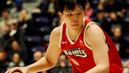 乐鱼体育官方入口-杨瀚森13+7+2+3帽5失误5犯规 难阻混音惜败湖人吞3连败